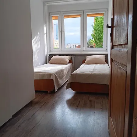 Ivona Grabiszynska *